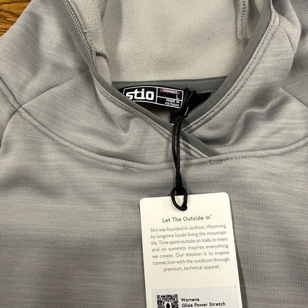 Stio (NWT) Heather Gray Hooded Pullover - Picture 4 of 5